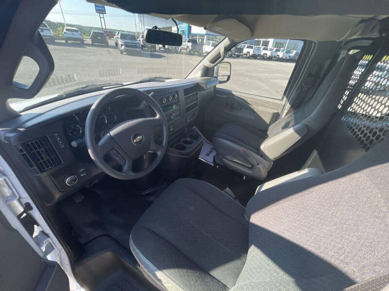 2023 Chevrolet Express 2500