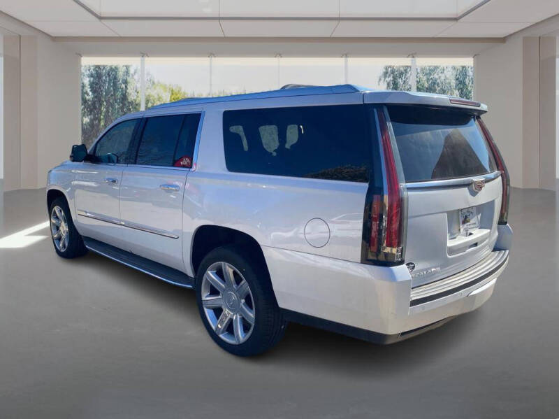 2016 Cadillac Escalade ESV Luxury Collection