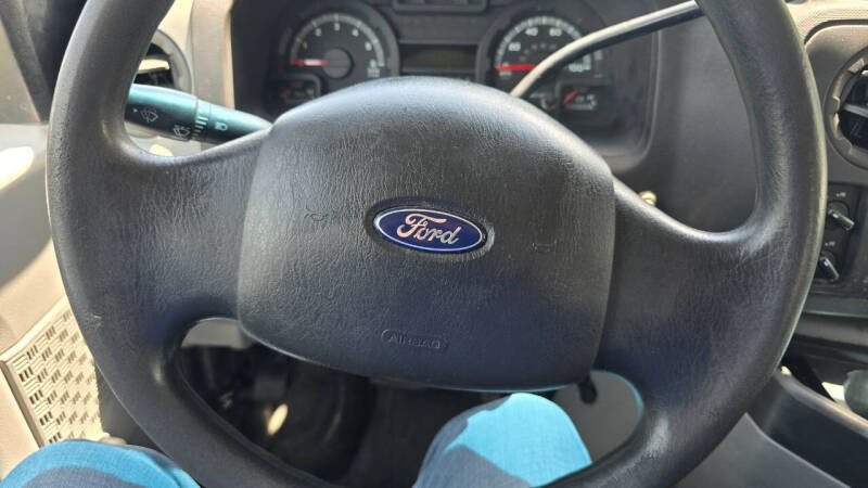 2009 Ford E-Series E-350 SD XL