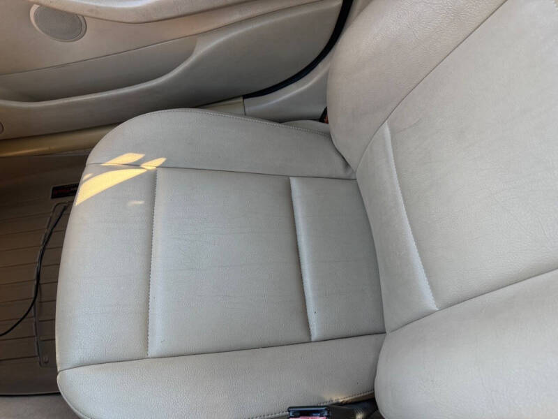 2005 BMW 3 Series 325i