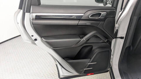 2014 Porsche Cayenne Platinum