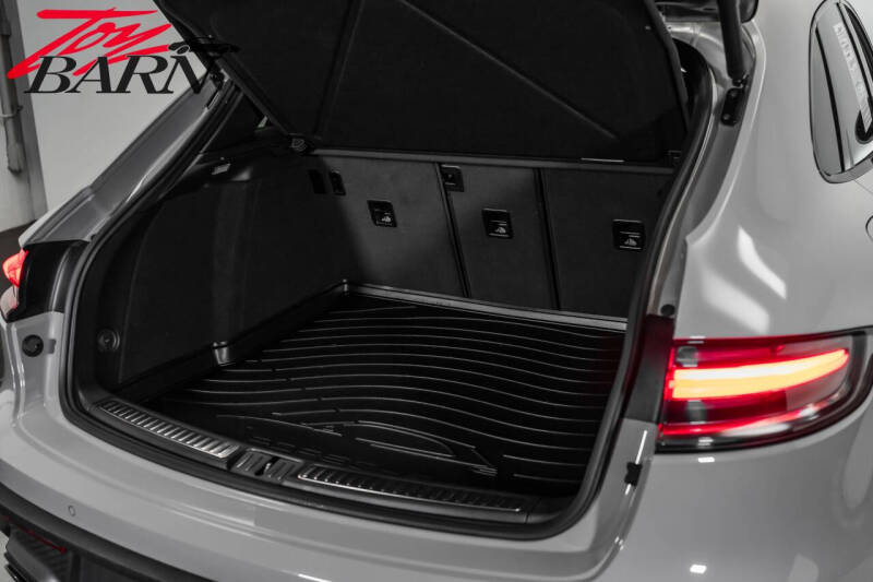 2023 Porsche Macan S