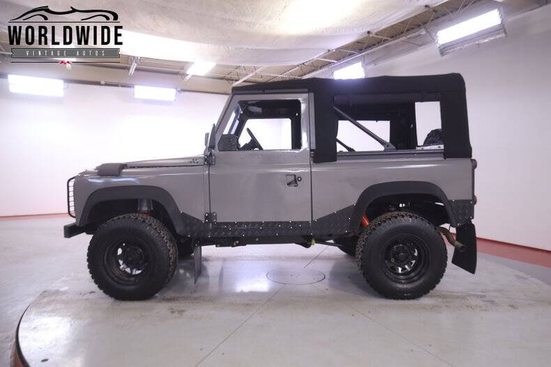 1984 Land Rover Defender