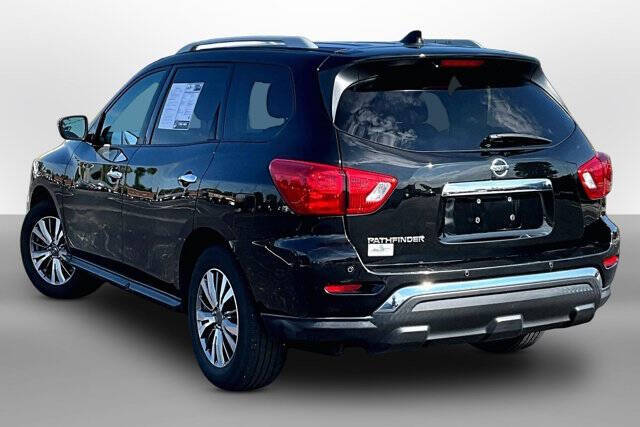 2020 Nissan Pathfinder SV