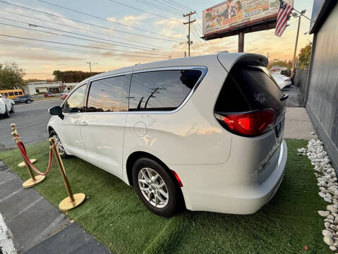 2017 Chrysler Pacifica Touring