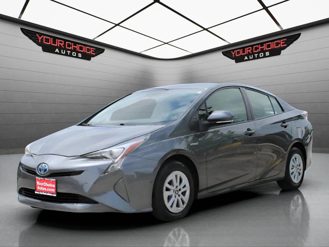 2017 Toyota Prius Two 4dr Hatchback's photo
