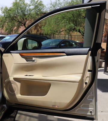 2013 Lexus ES 300h