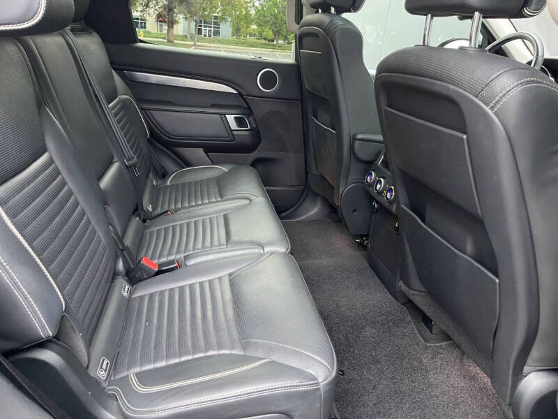 2017 Land Rover Discovery First Edition