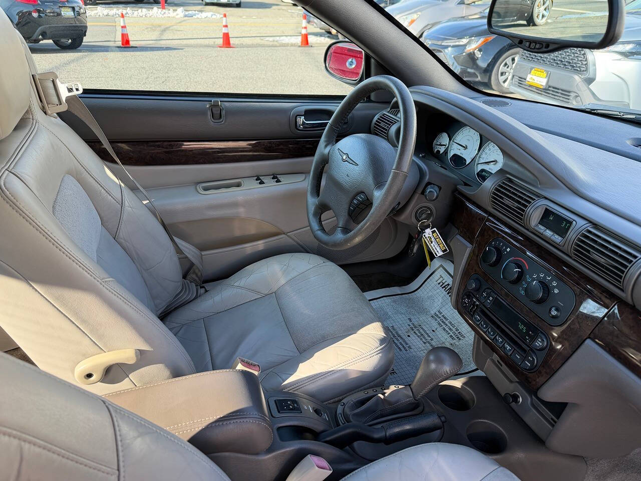 2004 Chrysler Sebring 19