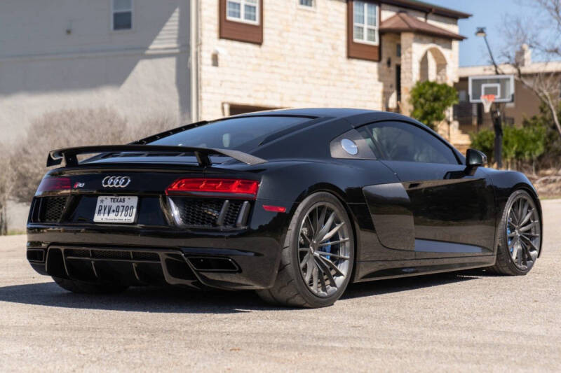 2017 Audi R8 Base's photo