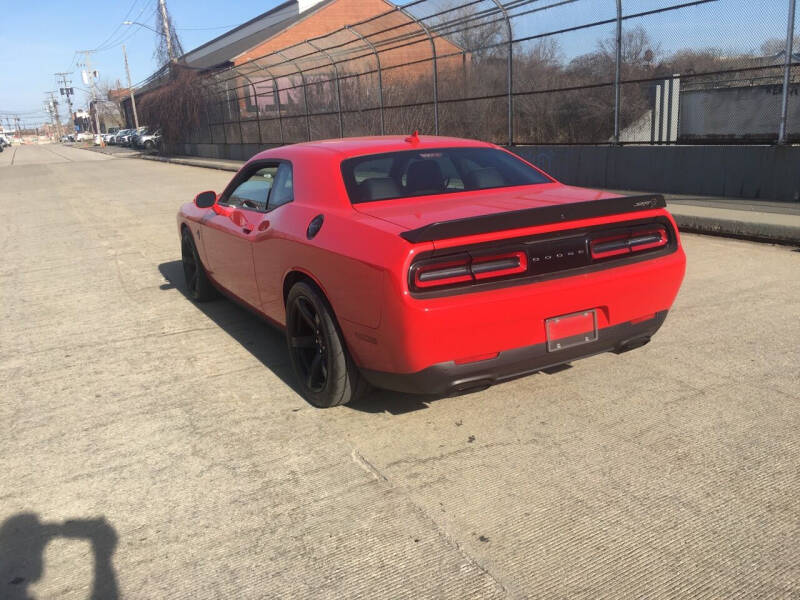 2020 Dodge Challenger SRT photo 16