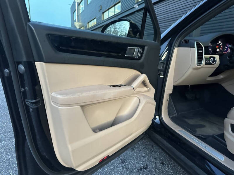 2023 Porsche Cayenne