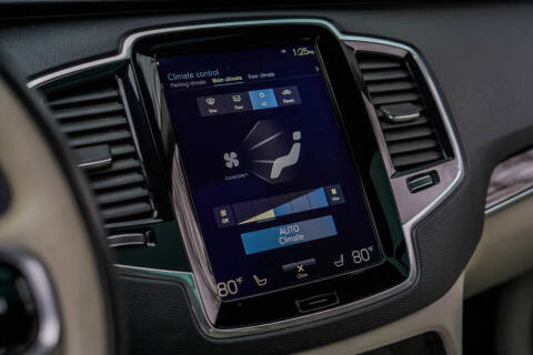 2018 Volvo XC90 T6 Momentum