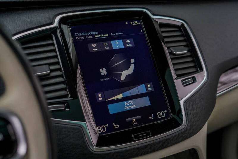 2018 Volvo XC90 T6 Momentum