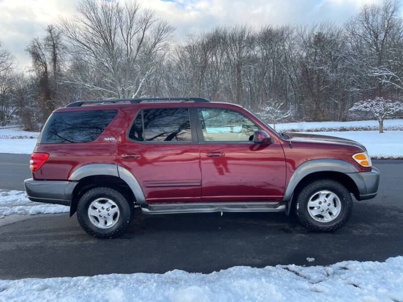 2004 Toyota Sequoia SR5