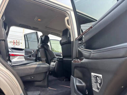 2013 Lexus LX 570