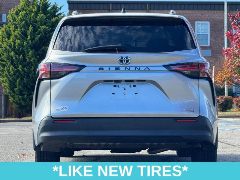 2021 Toyota Sienna LE 8-Passenger