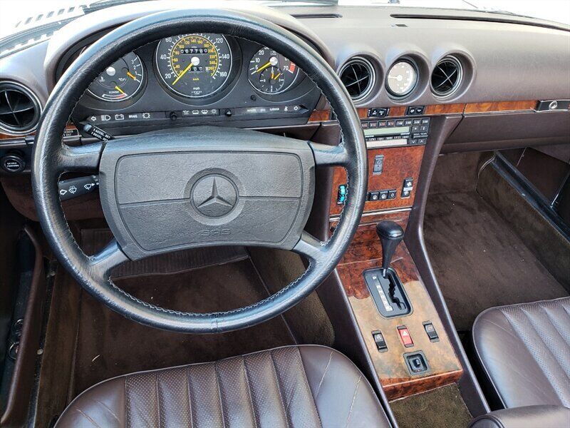 1987 Mercedes-Benz 560-Class 11