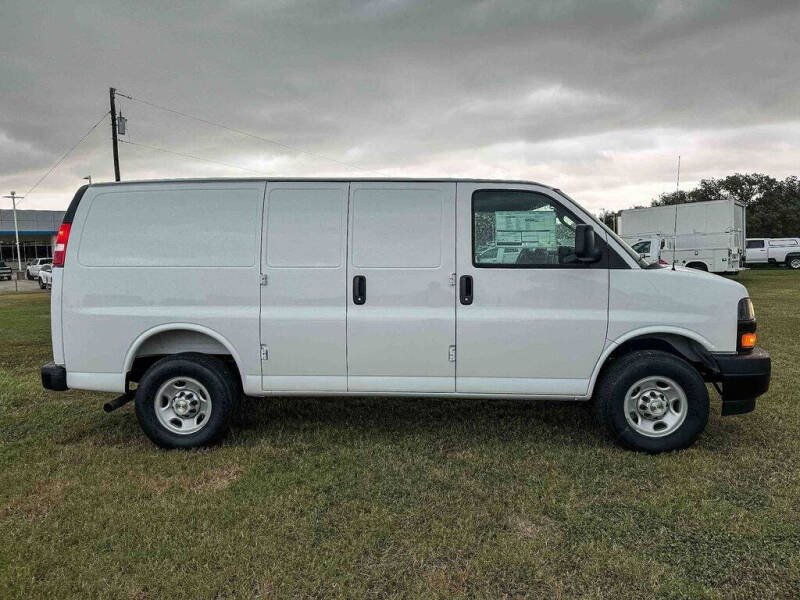 2025 Chevrolet Express 2500