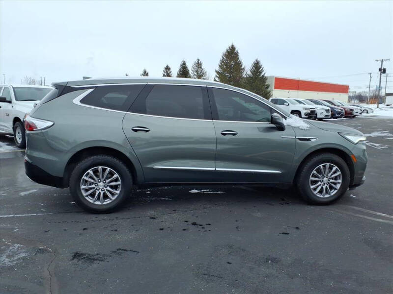 2022 Buick Enclave Essence