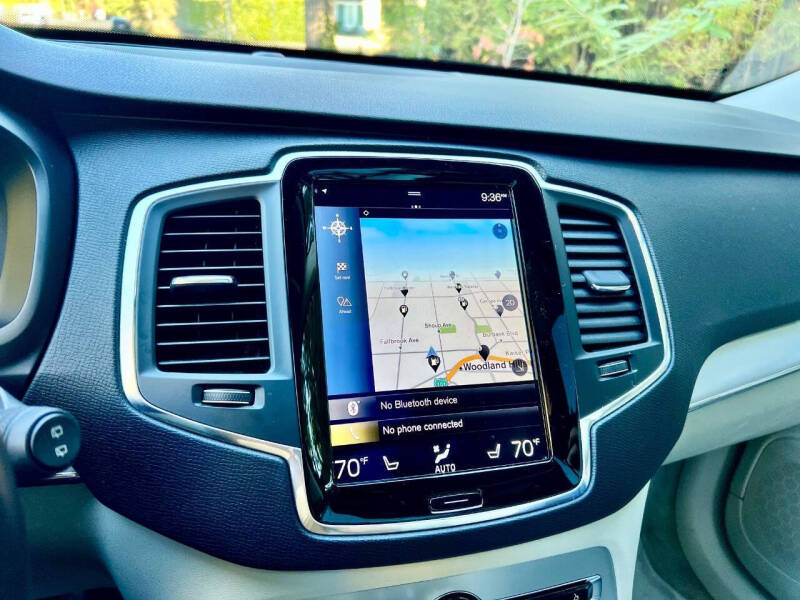 2016 Volvo XC90 T6 Momentum