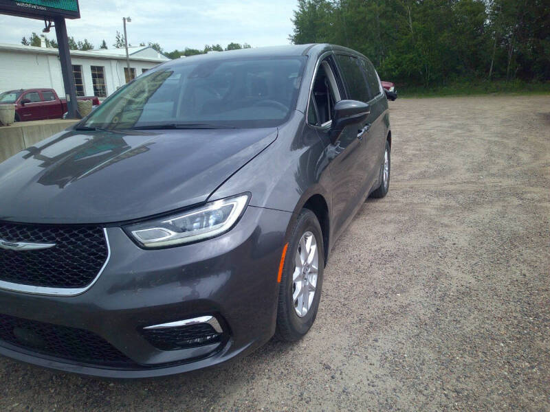 2023 Chrysler Pacifica's photo