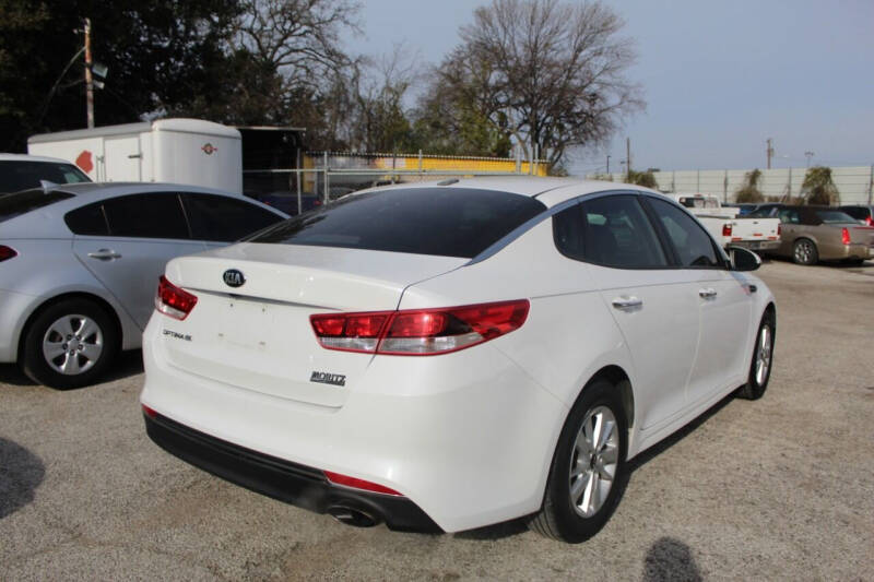 2016 Kia Optima LX photo 8