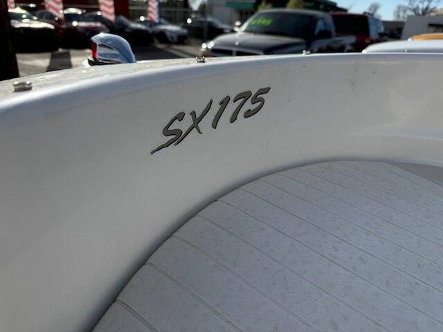 2005 Glastron SX 175
