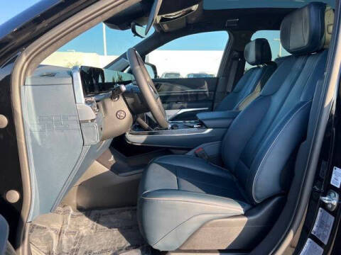 2025 Cadillac Escalade IQ Luxury 2