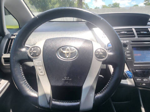 2013 Toyota Prius v Five