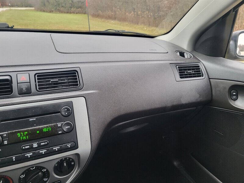 2007 Ford Focus ZX5 S