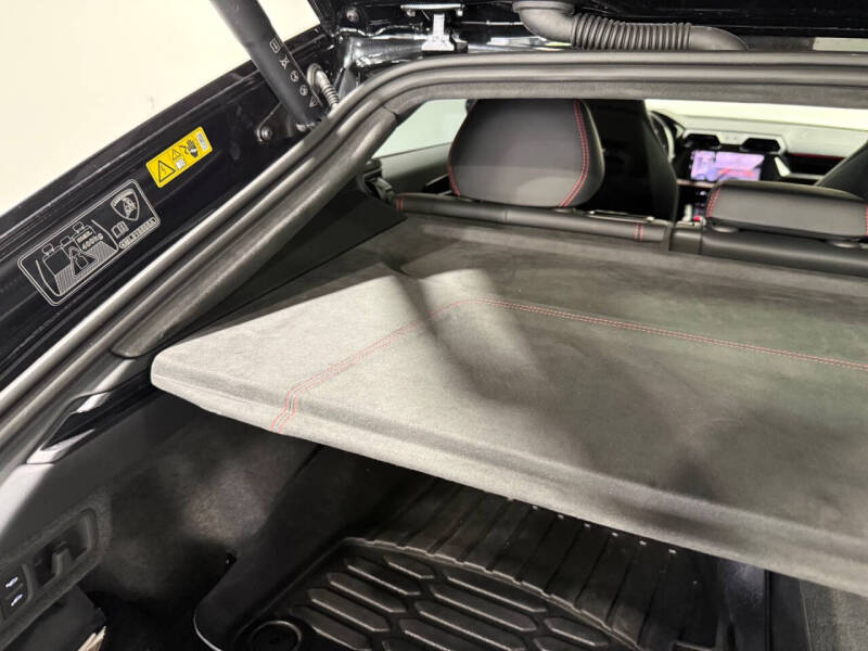 2025 Lamborghini Urus SE