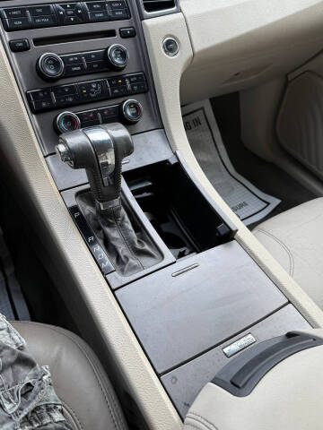 2010 Ford Taurus SEL