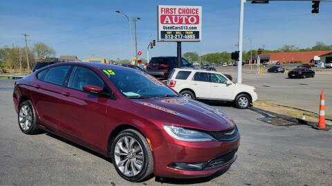 2015 Chrysler 200 for sale at FIRST CHOICE AUTO Inc in Middletown OH