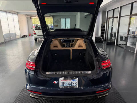 2017 Porsche Panamera