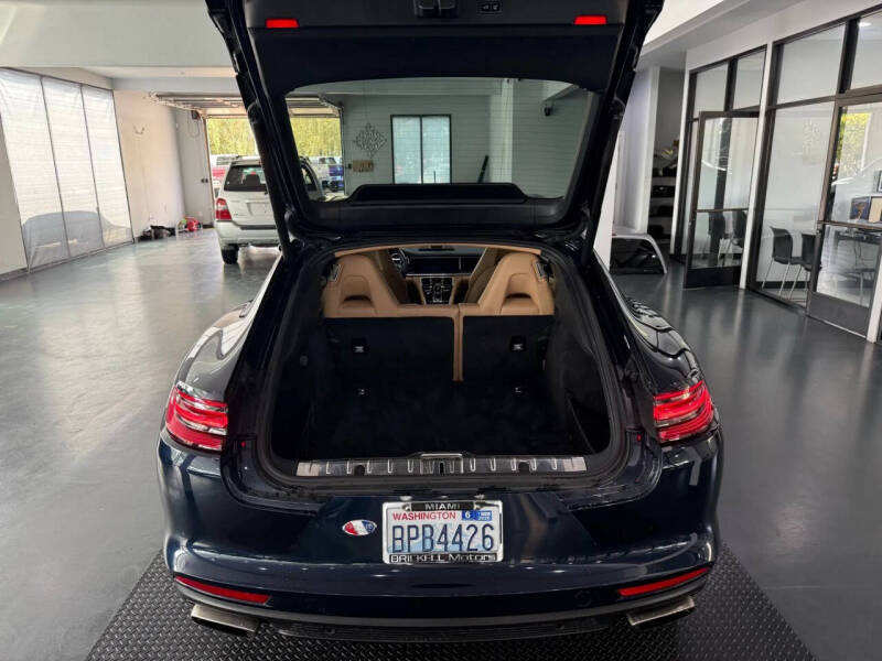 2017 Porsche Panamera