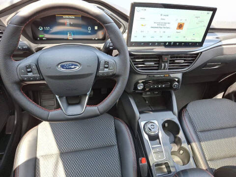 2025 Ford Escape Hybrid ST-Line Select