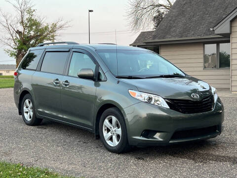 2011 Toyota Sienna for sale at DIRECT AUTO SALES in Maple Grove MN