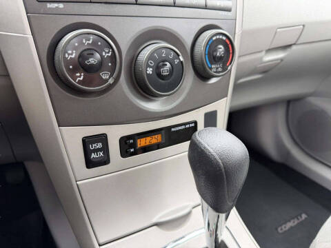 2011 Toyota Corolla LE