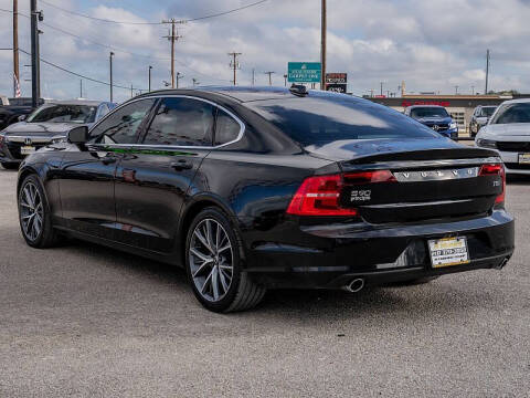 2018 Volvo S90 T5 Momentum