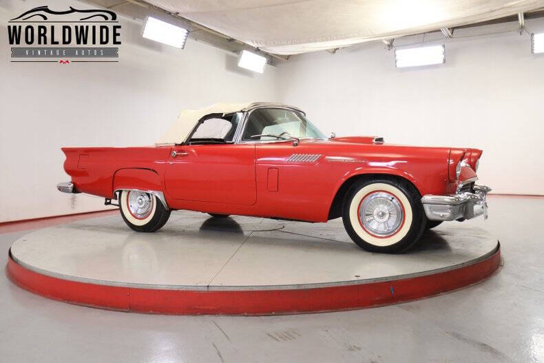 1957 Ford Thunderbird