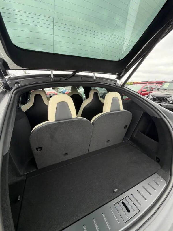 2026 Tesla Model X Plaid