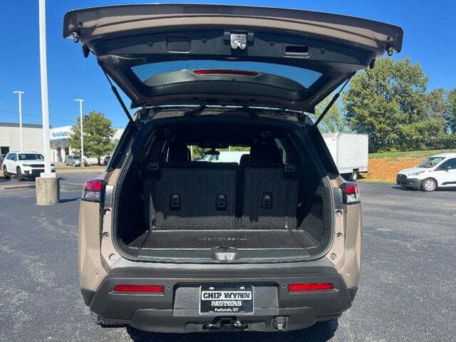 2023 Nissan Pathfinder 12