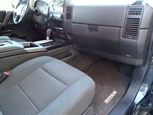 2014 Nissan Titan SV