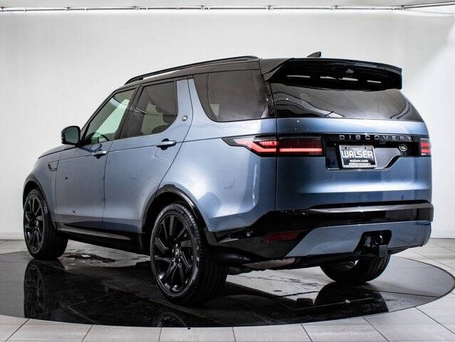 2023 Land Rover Discovery P300 S R-Dynamic