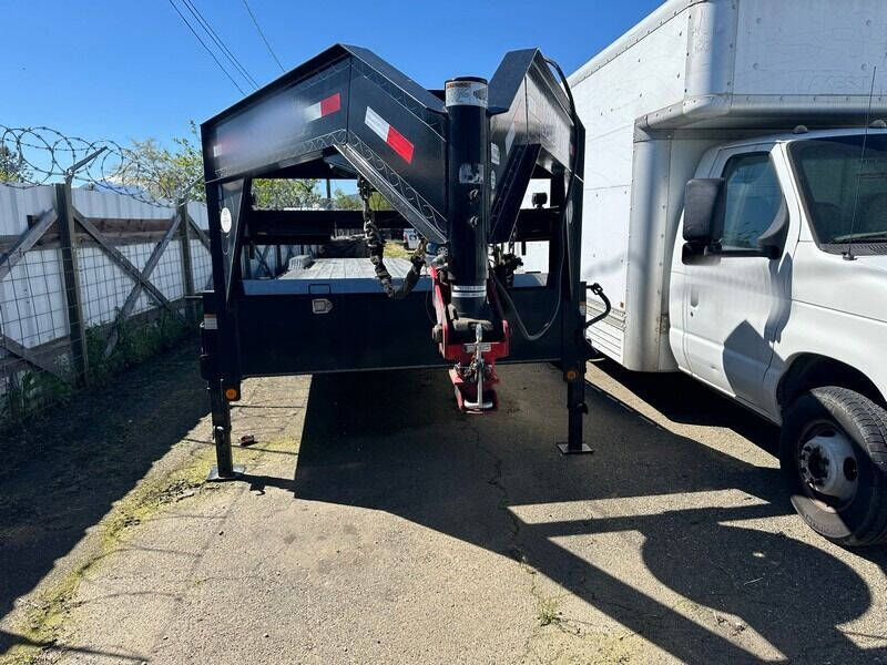 2021 Load Trail 40' Gooseneck Tri/A Flatbed