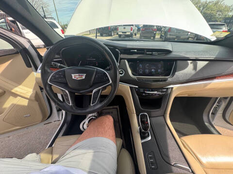 2017 Cadillac XT5 Luxury