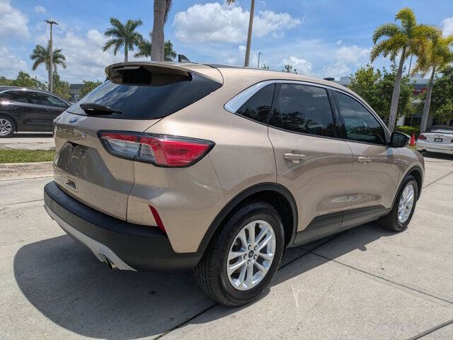 2021 Ford Escape SE