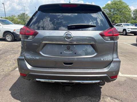 2020 Nissan Rogue SV
