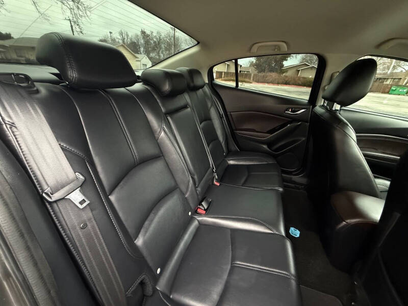 2018 Mazda MAZDA3 Touring